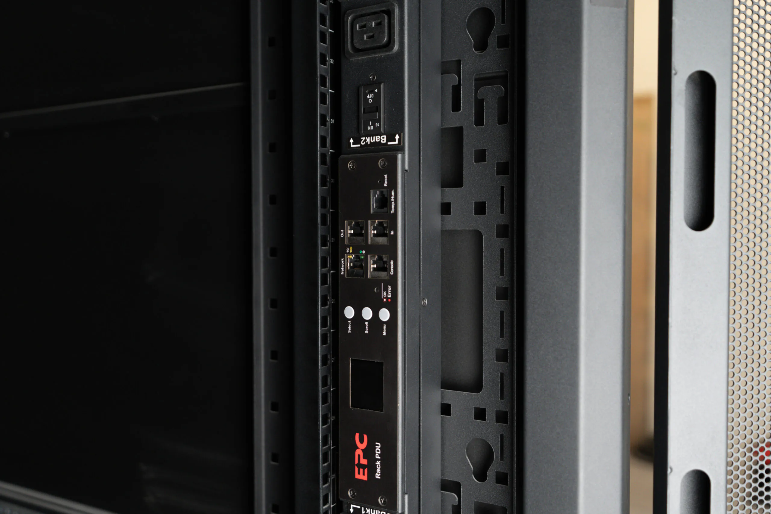 بررسی PDUها و نقش آن‌ها در زیرساخت مراکز داده